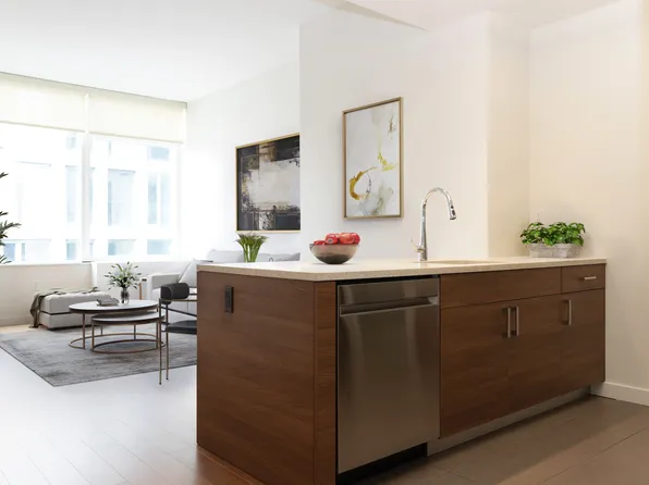 27-03 42nd Road image 4 of 25