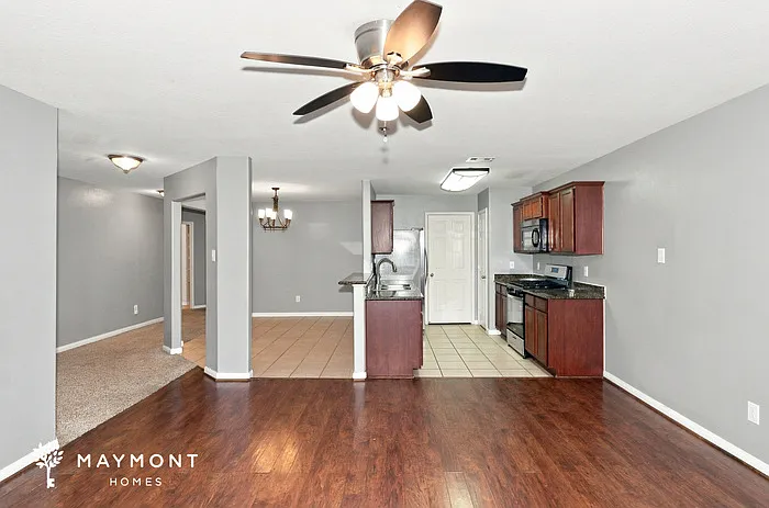 3 bed, 2.0 bath, 1393 sqft, $1,945 — Photo 4