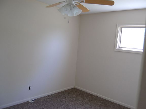 4th image of 4916 Hedges Ave