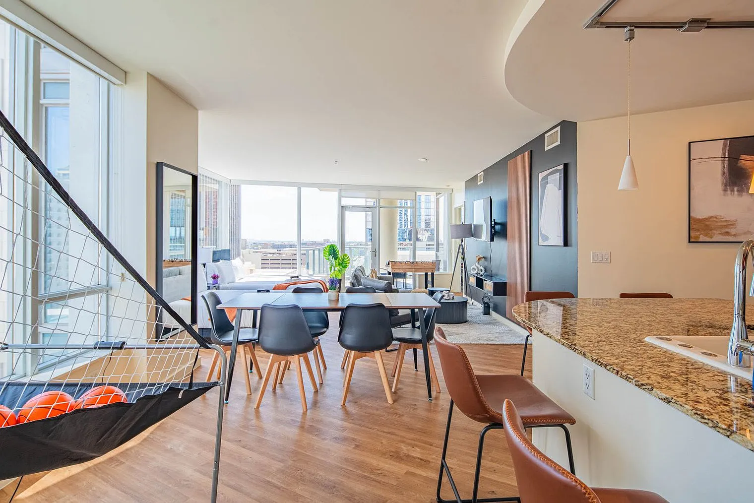 2 bed, 2.0 bath, 1388 sqft, $7,245 — Photo 4