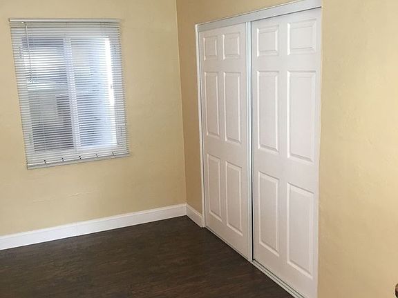 4th image of 1747 1/2 C St APT B