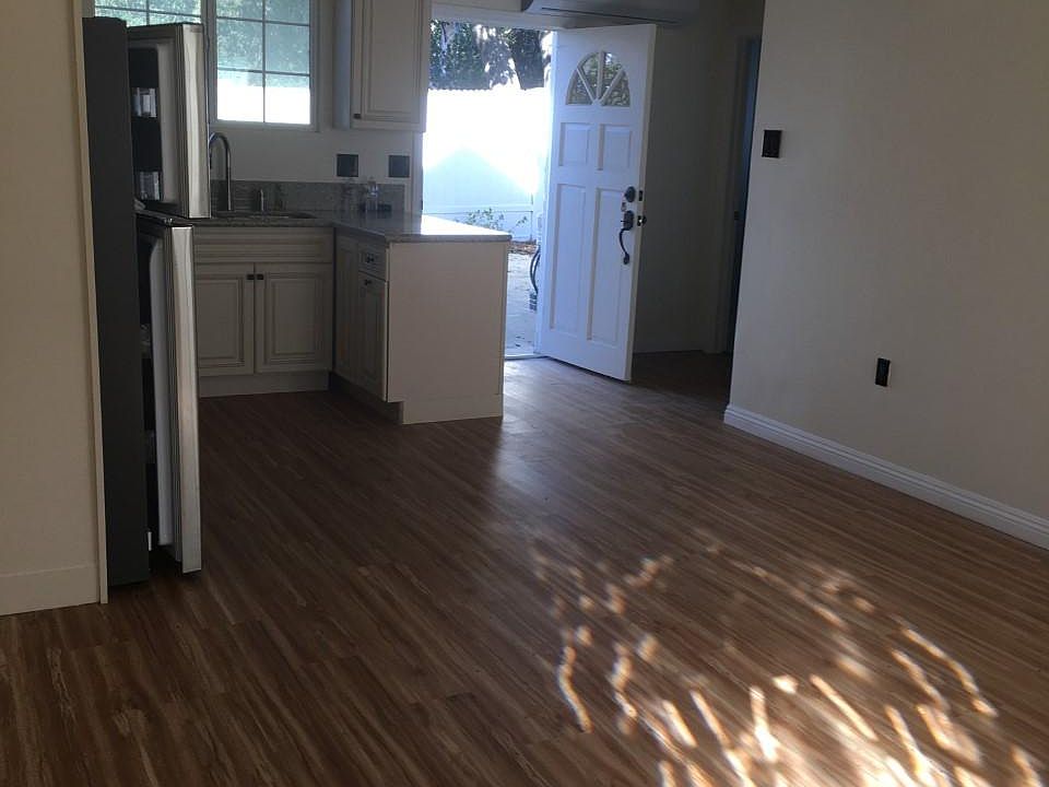 1st image of 10837 1/2 Woodward Ave