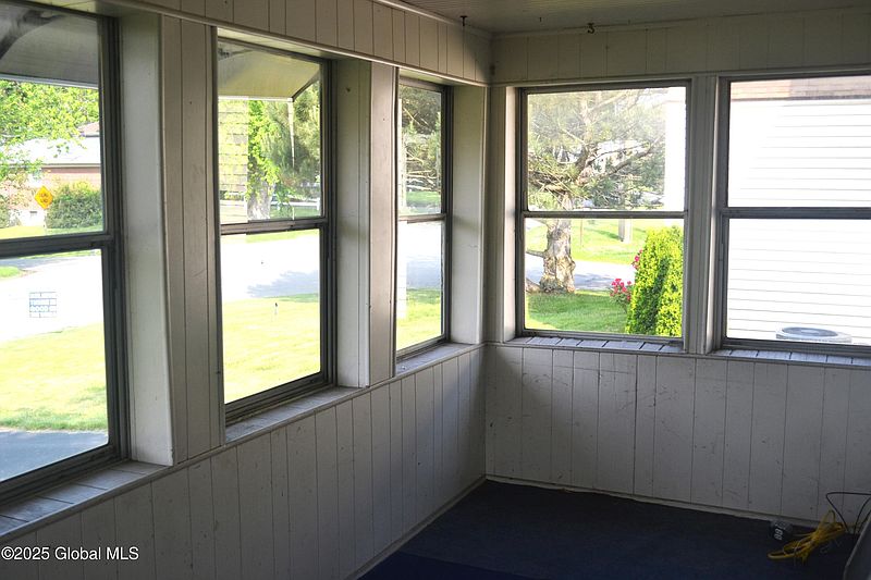 4th image of 209 Berkshire Boulevard