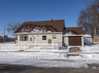 903 10th Ave NE, Rochester, MN 55906