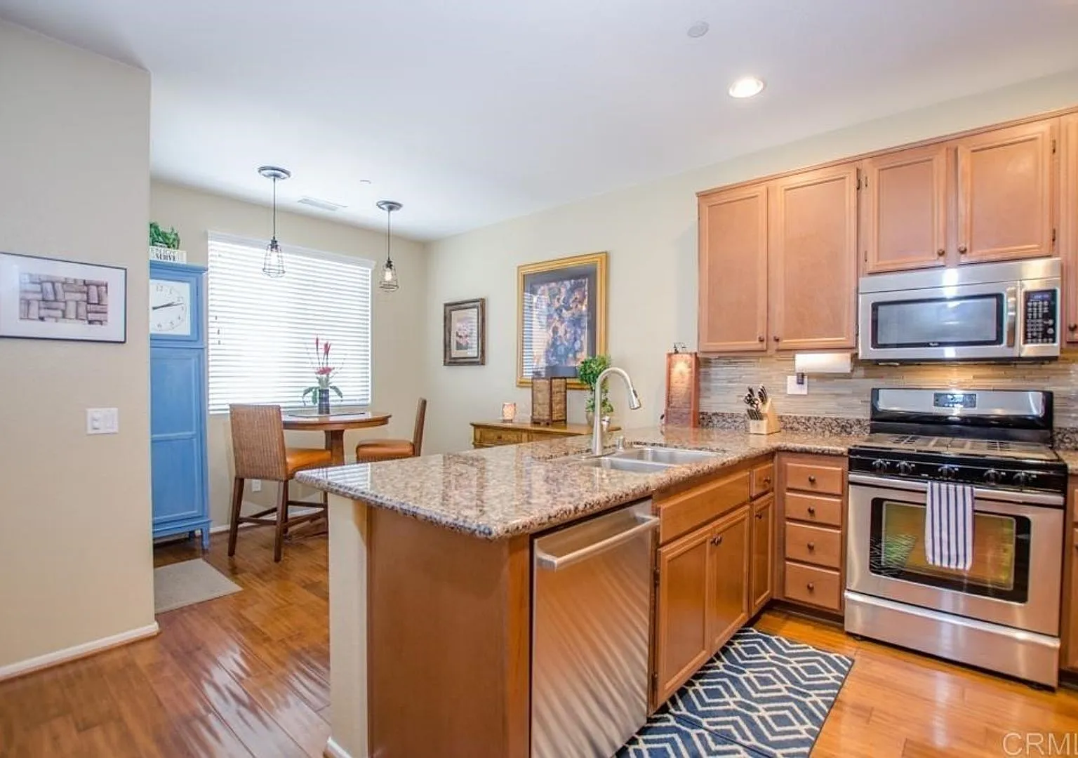 Beautiful 4 bedroom, 4 full bathroom home in the highly sought after community of Riverwalk — Photo 2