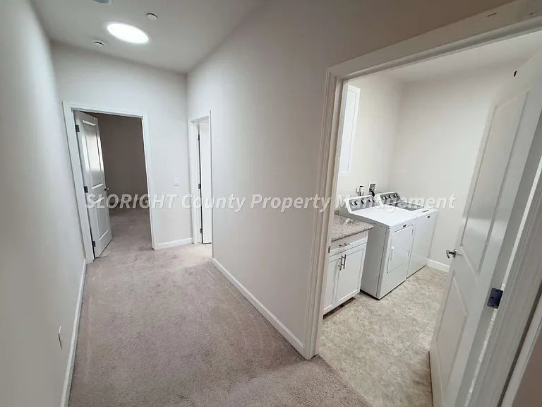 941 Humbert Ave — Photo 15
