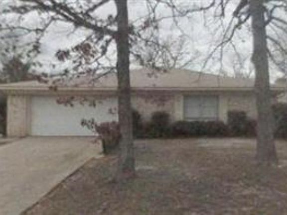 2nd image of 2120 Aberdeen Dr