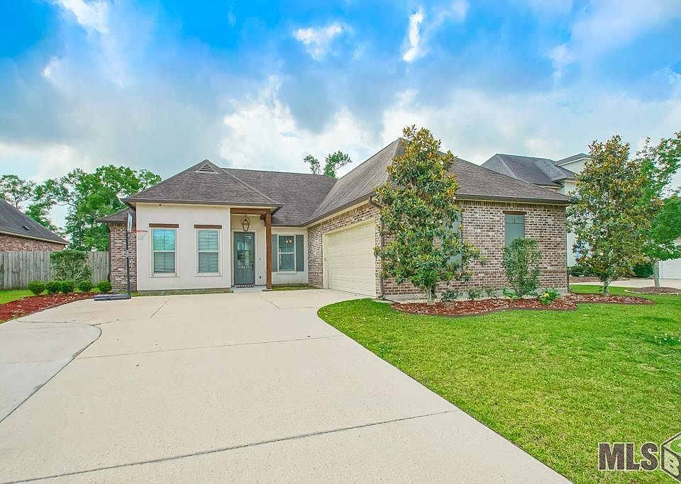 1st image of 40411 Mignon Ave