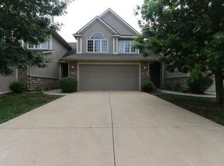 12586 Diamond Ridge Ct, Clive, IA 50325