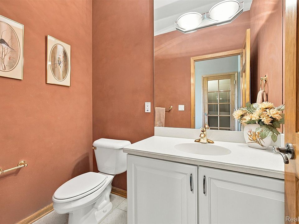490 Gleneagles, photo 24