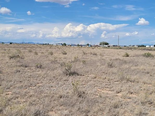 69 Espejo Ave, Moriarty, NM 87035