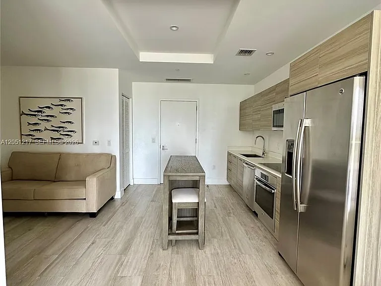 121 NE 34th St #L605 — Photo 5