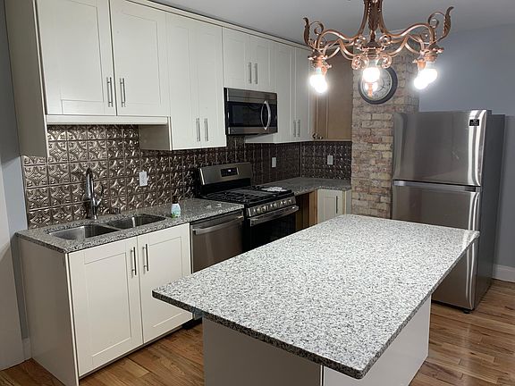 2nd image of 952 26th Ave NE #2