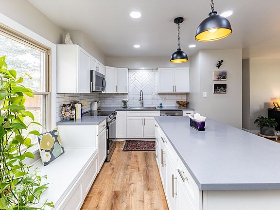 5th image of 7013 Tousley Dr