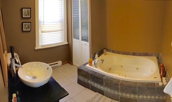 Bathroom with Jacuzzi