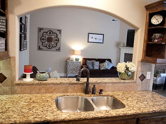 4th image of 3105 SW Briar Creek Ave