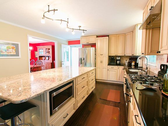 4th image of 559 Tanglewood Dr