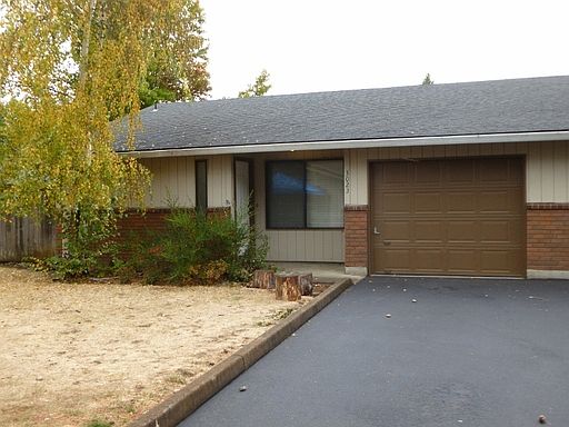 1st image of 3023 NE Whitman Ave