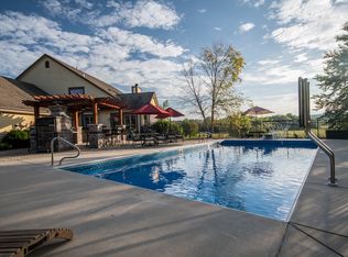 N43W28315 Somerset Ct, Pewaukee, WI 53072