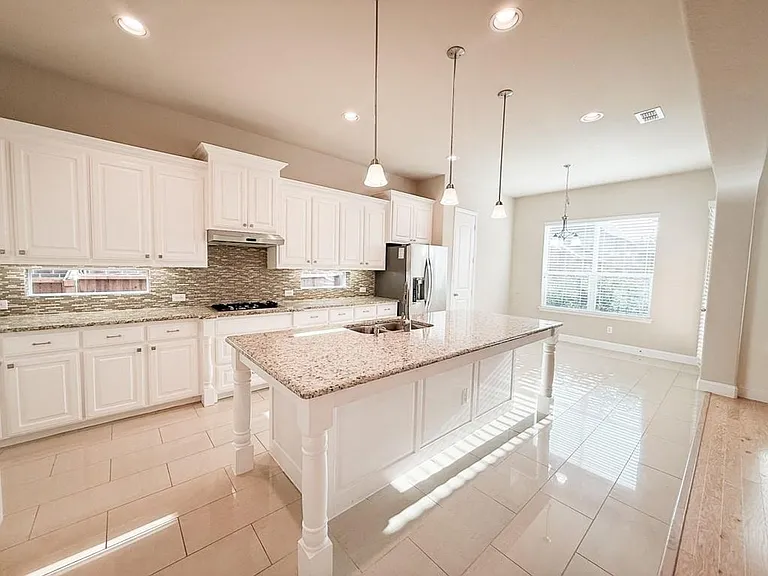 7048 Fullerton Cir — Photo 8