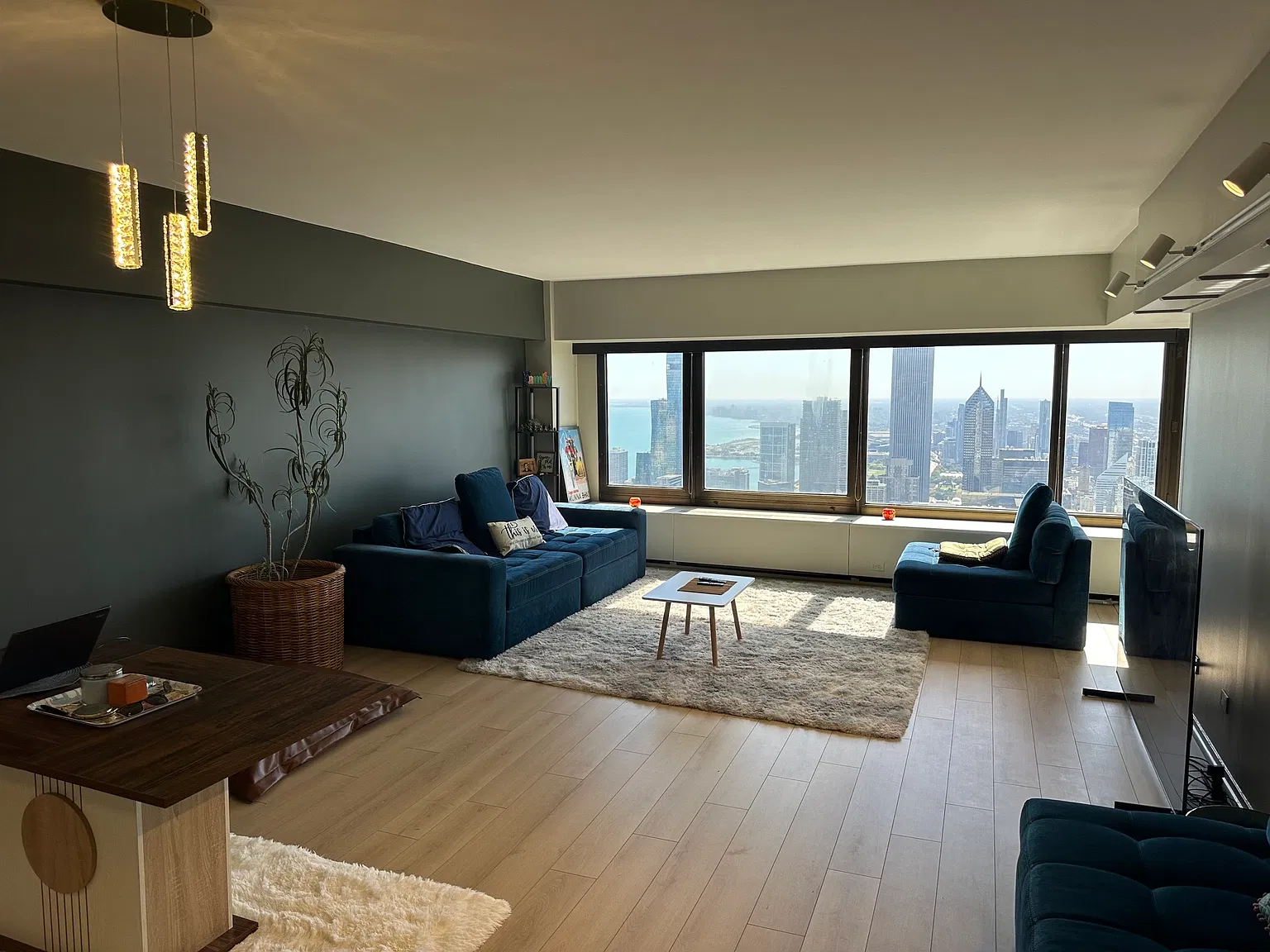 2 bed, 1400 sqft, $4,800 — Photo 3