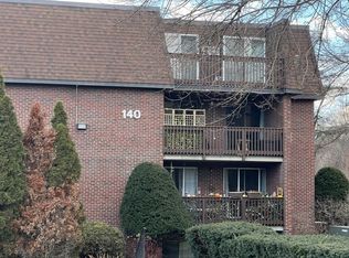 140 Kenrick St APT 35, Brighton, MA 02135