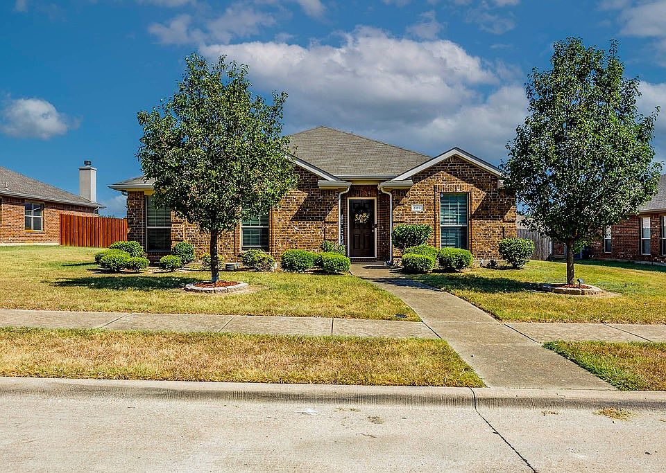 1st image of 629 Rain Lily Dr