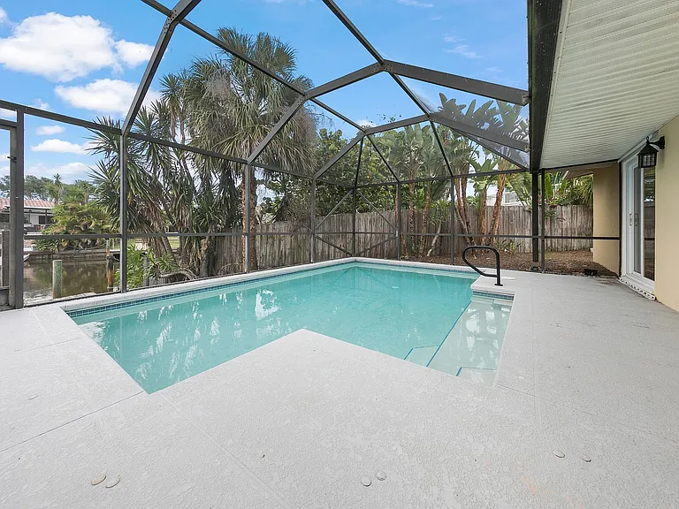403 Bridgetown Ct — Photo 33
