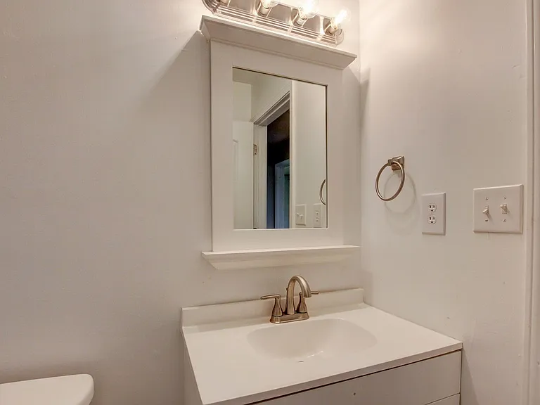 729 Welsey Dr — Photo 4