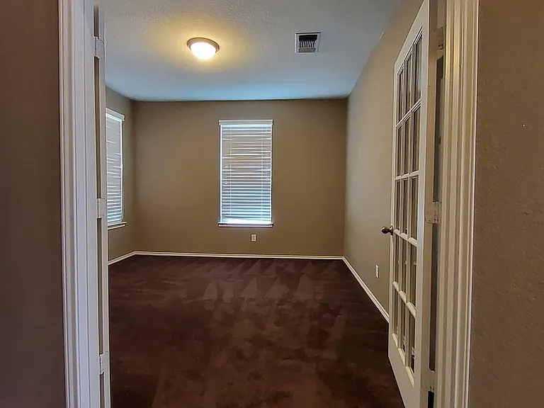 20223 Oak Panache — Photo 3