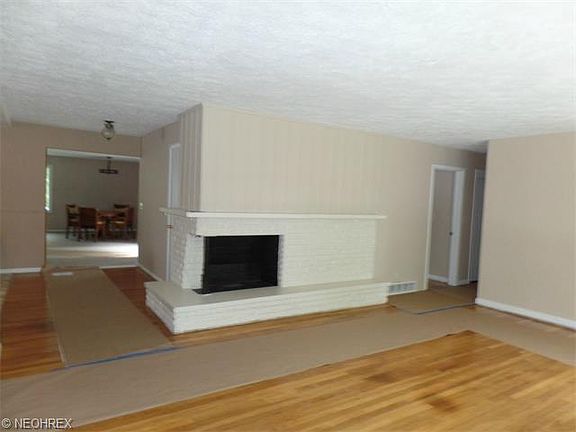 5th image of 56 Edgewood Dr