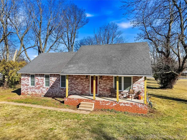 1627 S Locust Ave, Westville, OK 74965