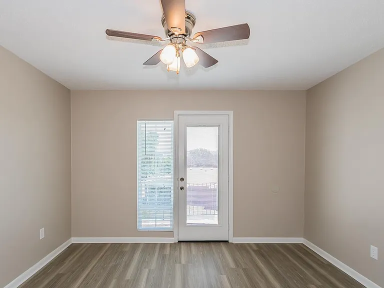 1574 Skyline Dr — Photo 13