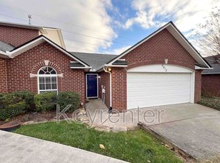 6812 Pemmbrooke Shire Ln, Knoxville, TN 37909