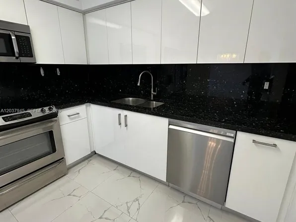 3530 Mystic Pointe Dr, Aventura, FL