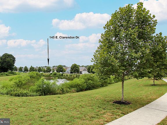 5th image of 145 E Clarendon Dr
