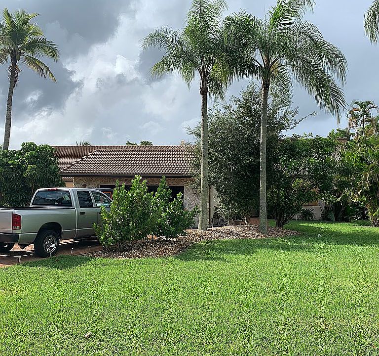1st image of 8710 Banyan Ct