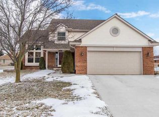 48528 Arnold Dr, Macomb, MI 48044