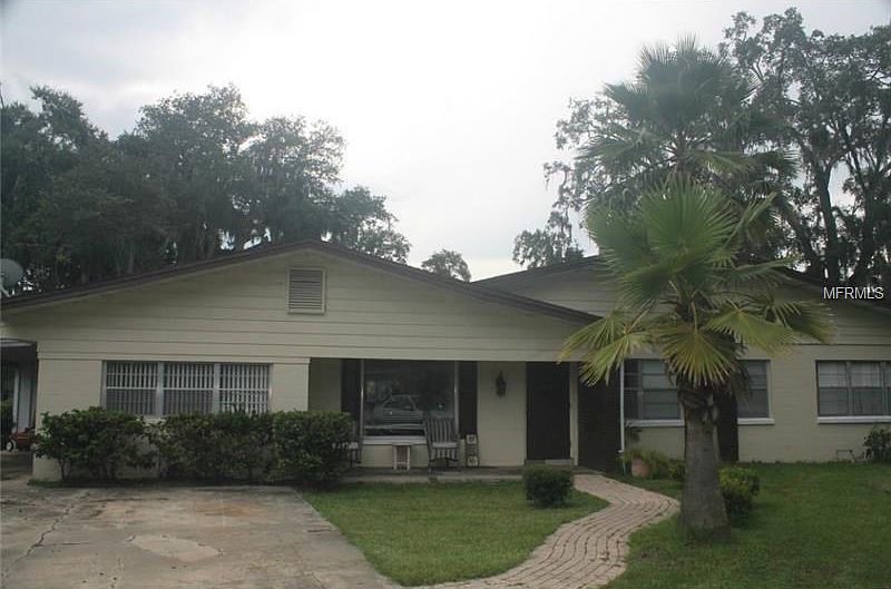 1st image of 126 W Woodland Dr