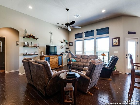 5th image of 560 Bonita Creek Dr