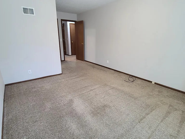 6708 W 150th St — Photo 12