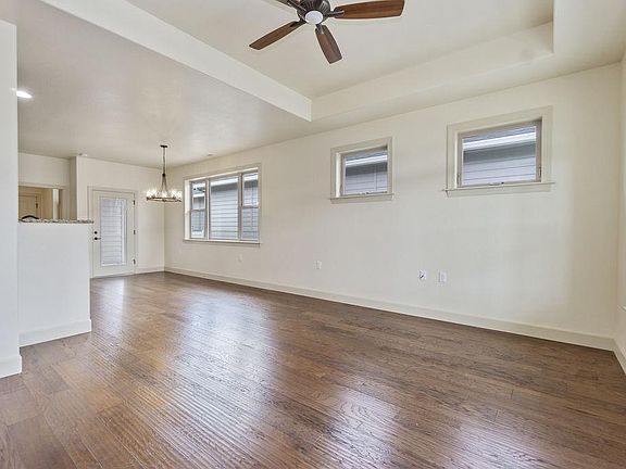 4th image of 458 Eagle Rock Dr