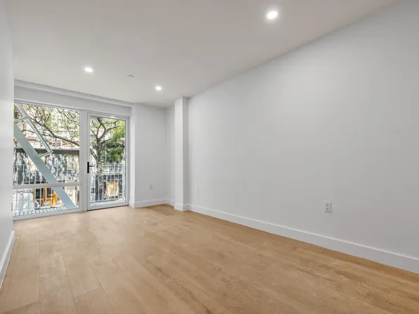 18 East 13th Street image 6 of 12