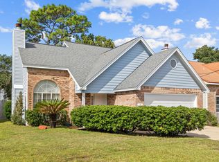 37 3rd St, Shalimar, FL 32579