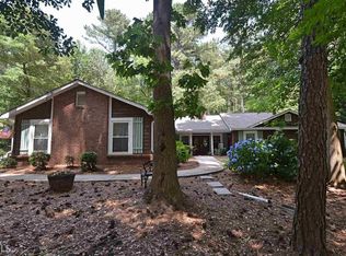 3805 Hunting Ridge Dr, Lilburn, GA 30047