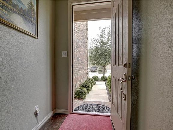4th image of 391 Dublin St