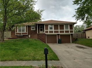 17709 Whitney Ct, Independence, MO 64057