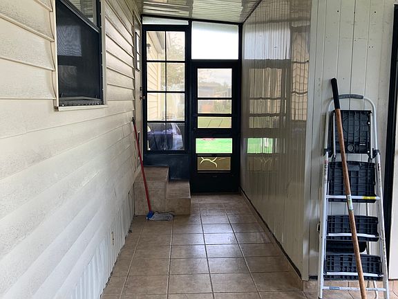 4th image of 1383 Ember Dr