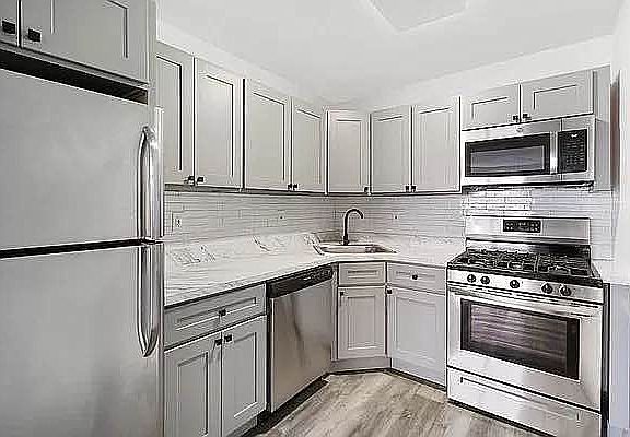3rd image of 853 Halsey St #2C