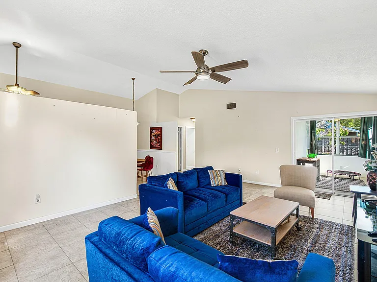 7883 Blackwood Ln — Photo 4
